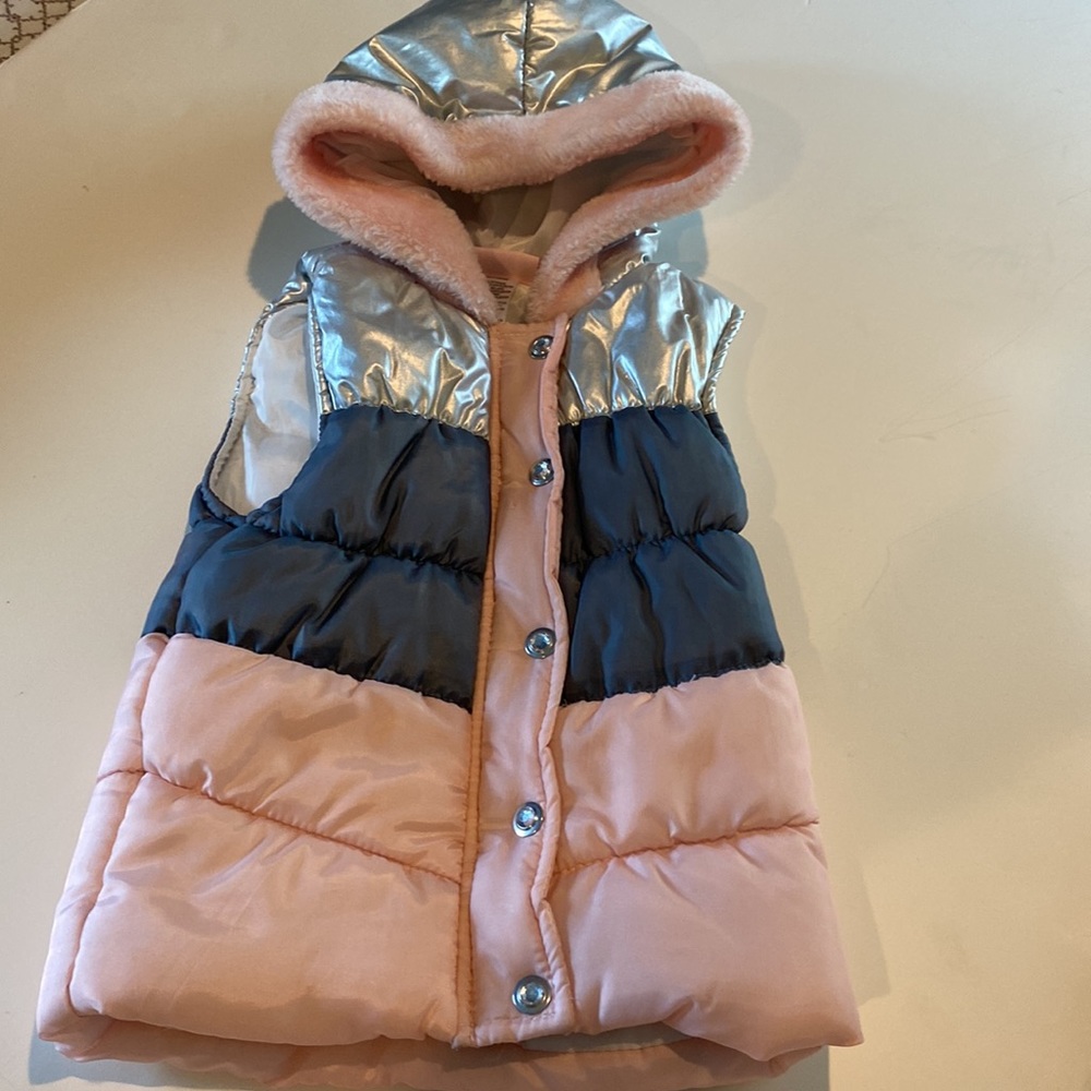Little Lass toddler girl puffer vest size 4